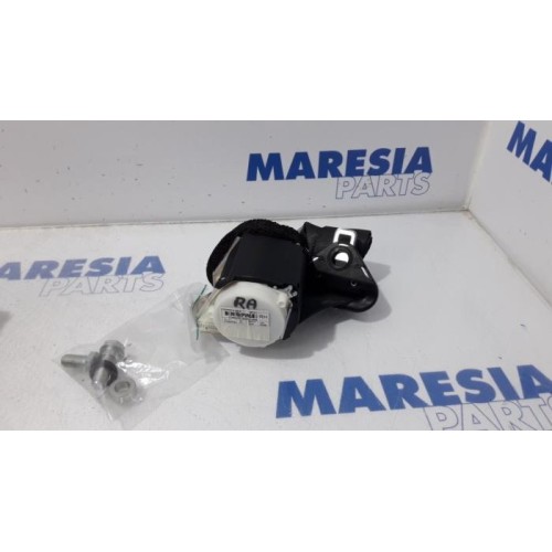 Fiat - 500 - Rear seatbelt, right
