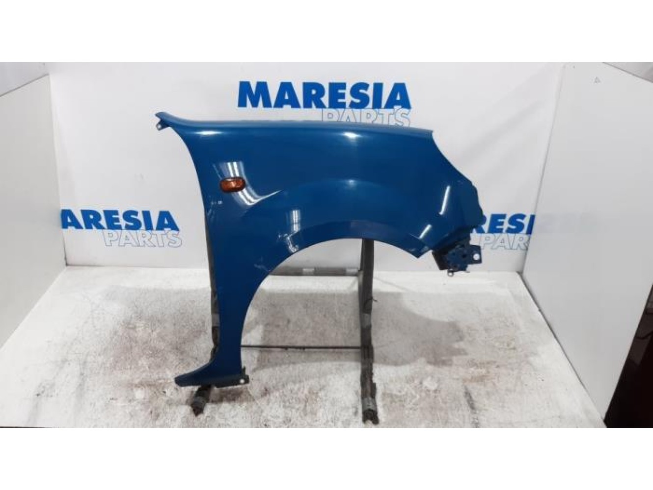 Renault - Kangoo - Front wing, right