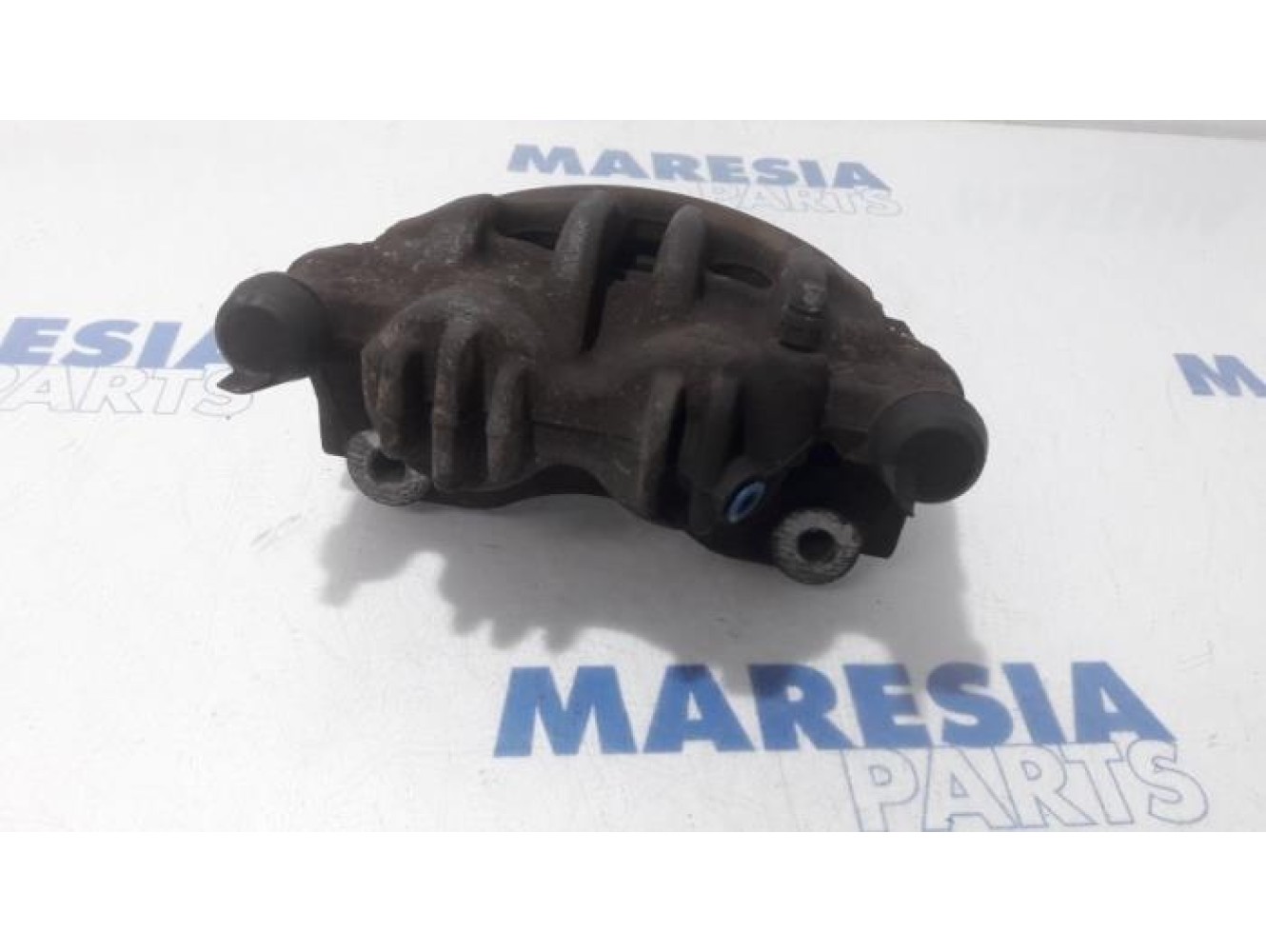 Renault - Master - Front brake calliper, right
