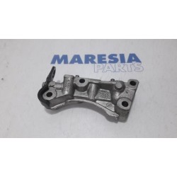 Citroen - C4 Cactus - Engine mount