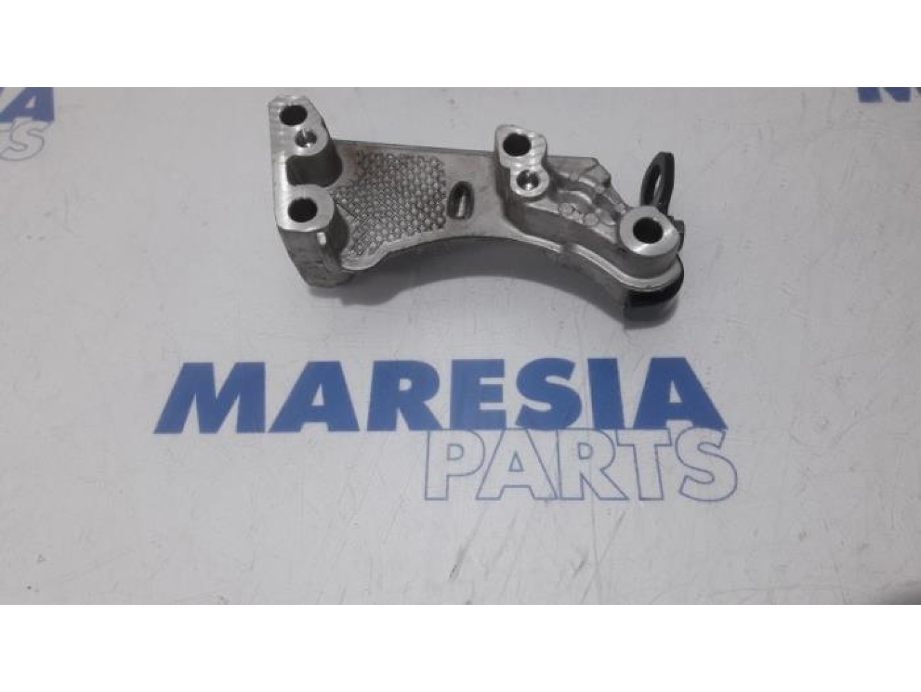 Citroen - C4 Cactus - Engine mount