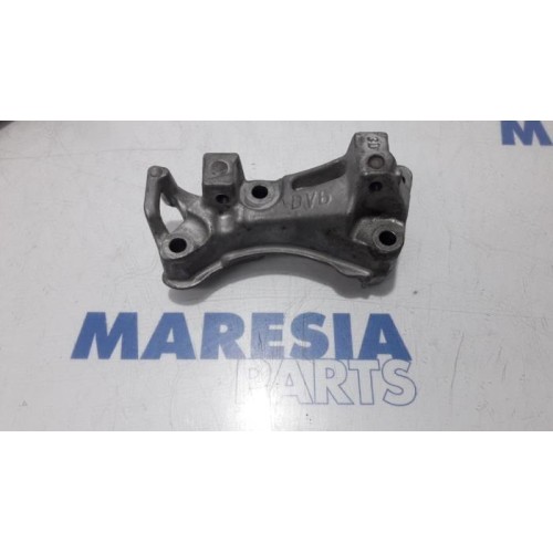 Peugeot - Partner - Engine mount