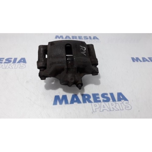 Renault - Kangoo - Front brake calliper, right