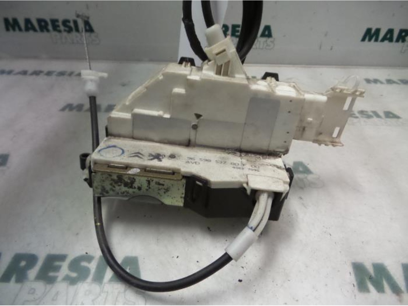 Peugeot - 407 - Front door lock mechanism 4-door, right