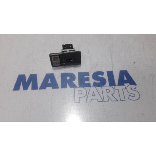 Fiat - Punto Evo - AUX / USB connection