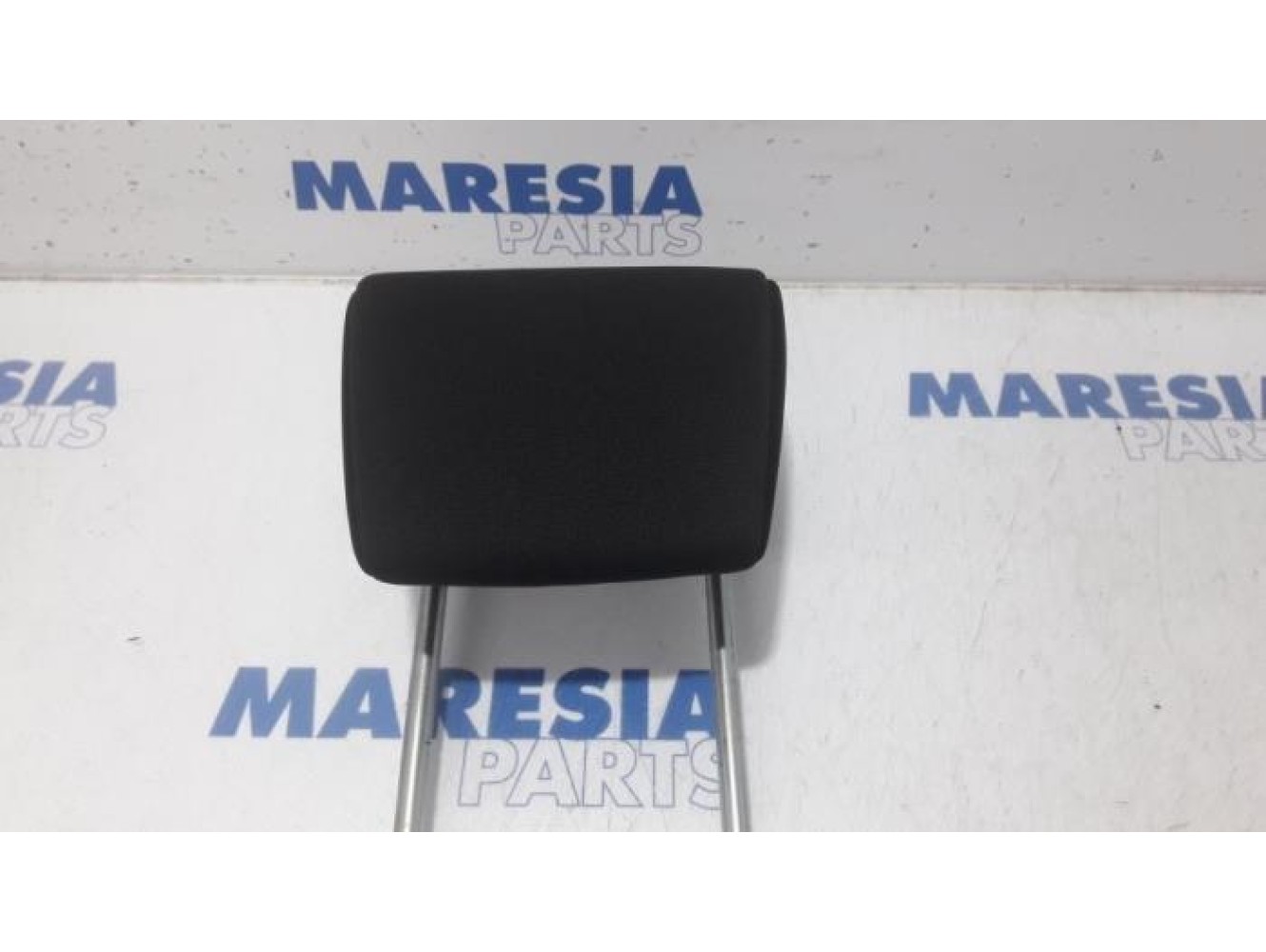 Fiat - Punto Evo - Headrest