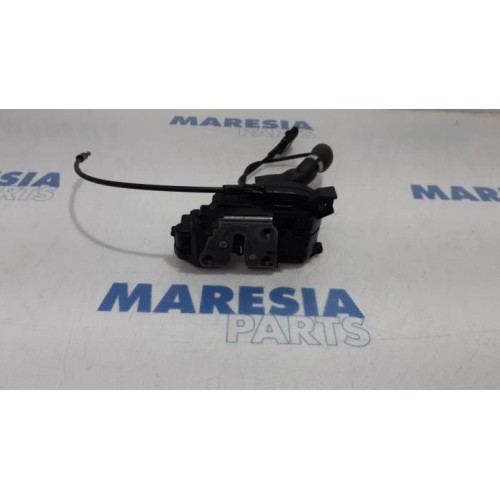 Renault - Scenic - Rear door mechanism 4-door, right
