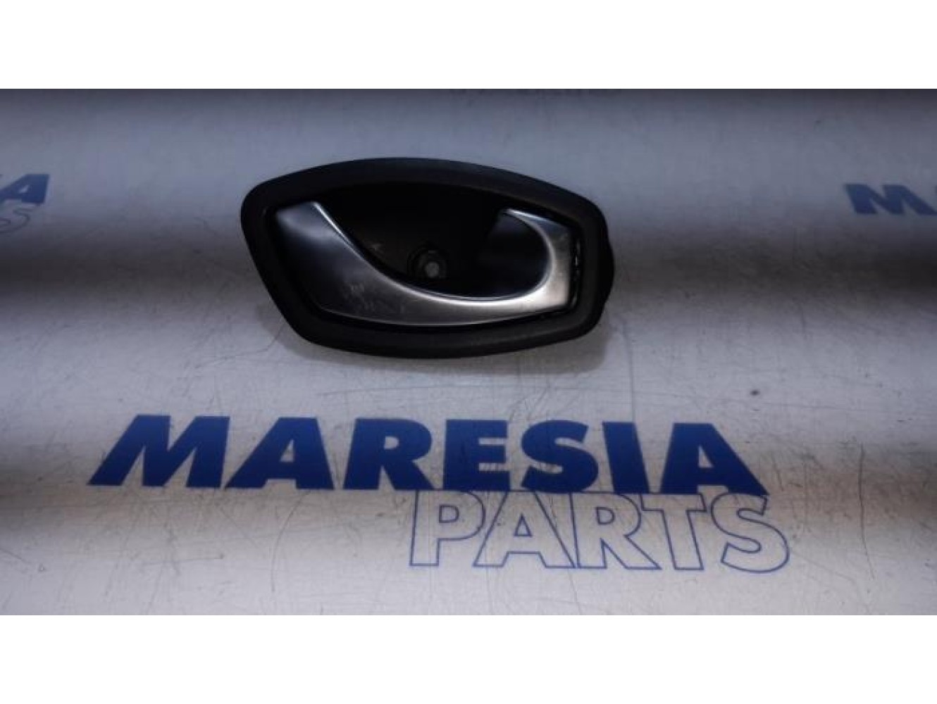 Renault - Scenic - Front door handle 4-door, right