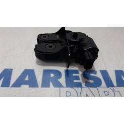 Renault - Scenic - Tailgate lock mechanism