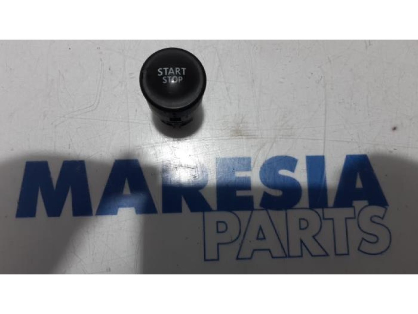 Renault - Scenic - Start/stop switch