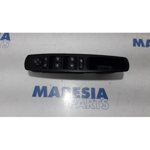 Renault - Scenic - Multi-functional window switch