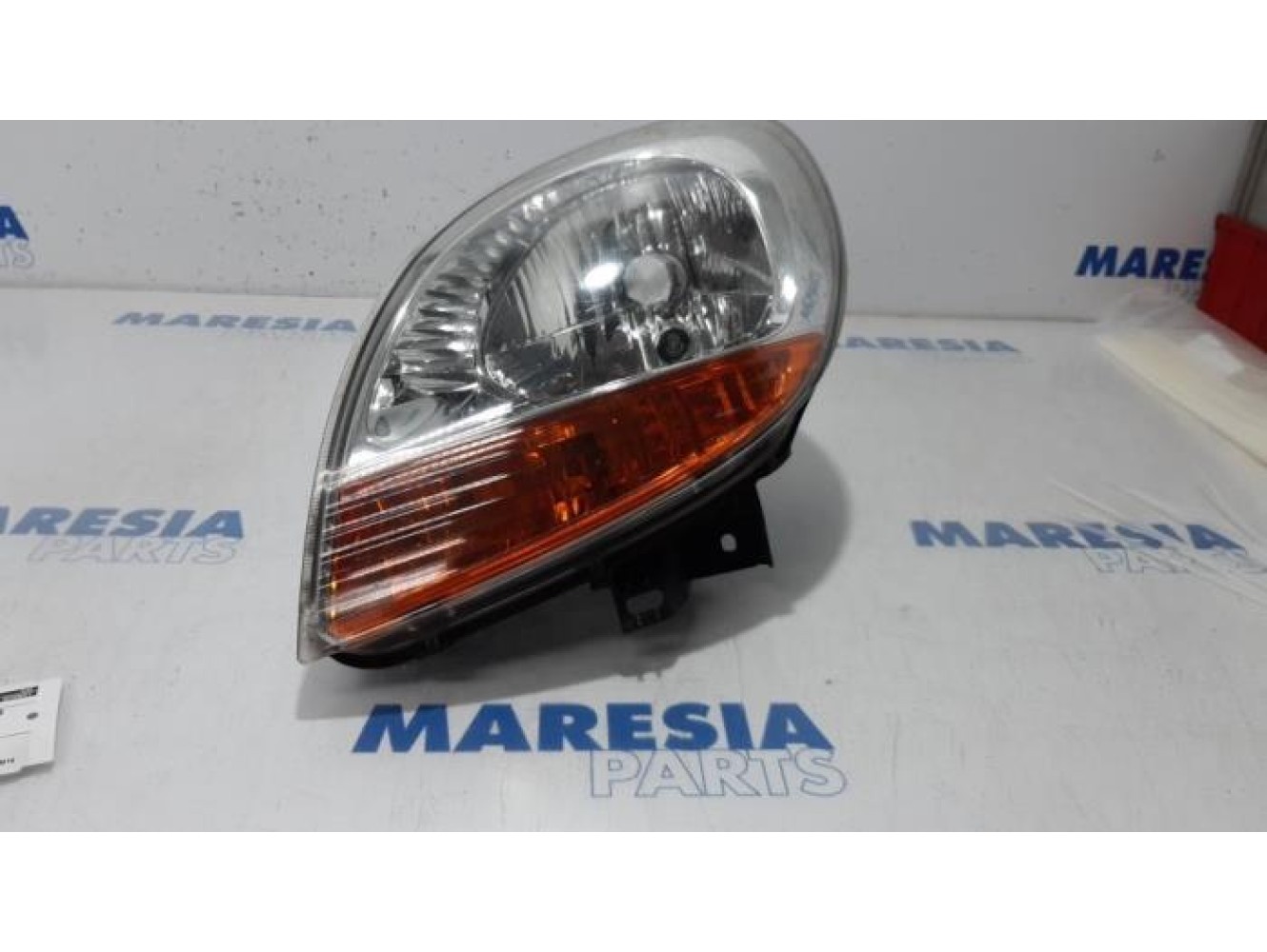 Renault - Kangoo - Koplamp links