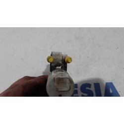 Peugeot - 308 - Scheibensprüherpumpe vorne