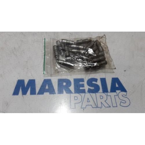 Renault - Megane Scenic - Tappet