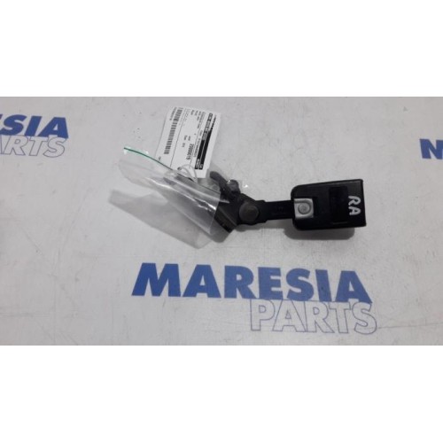 Renault - Megane - Rear seatbelt buckle, right