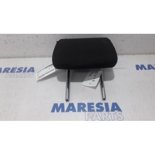 Peugeot - 3008 - Headrest