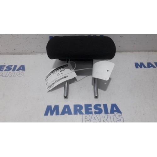 Peugeot - 3008 - Headrest