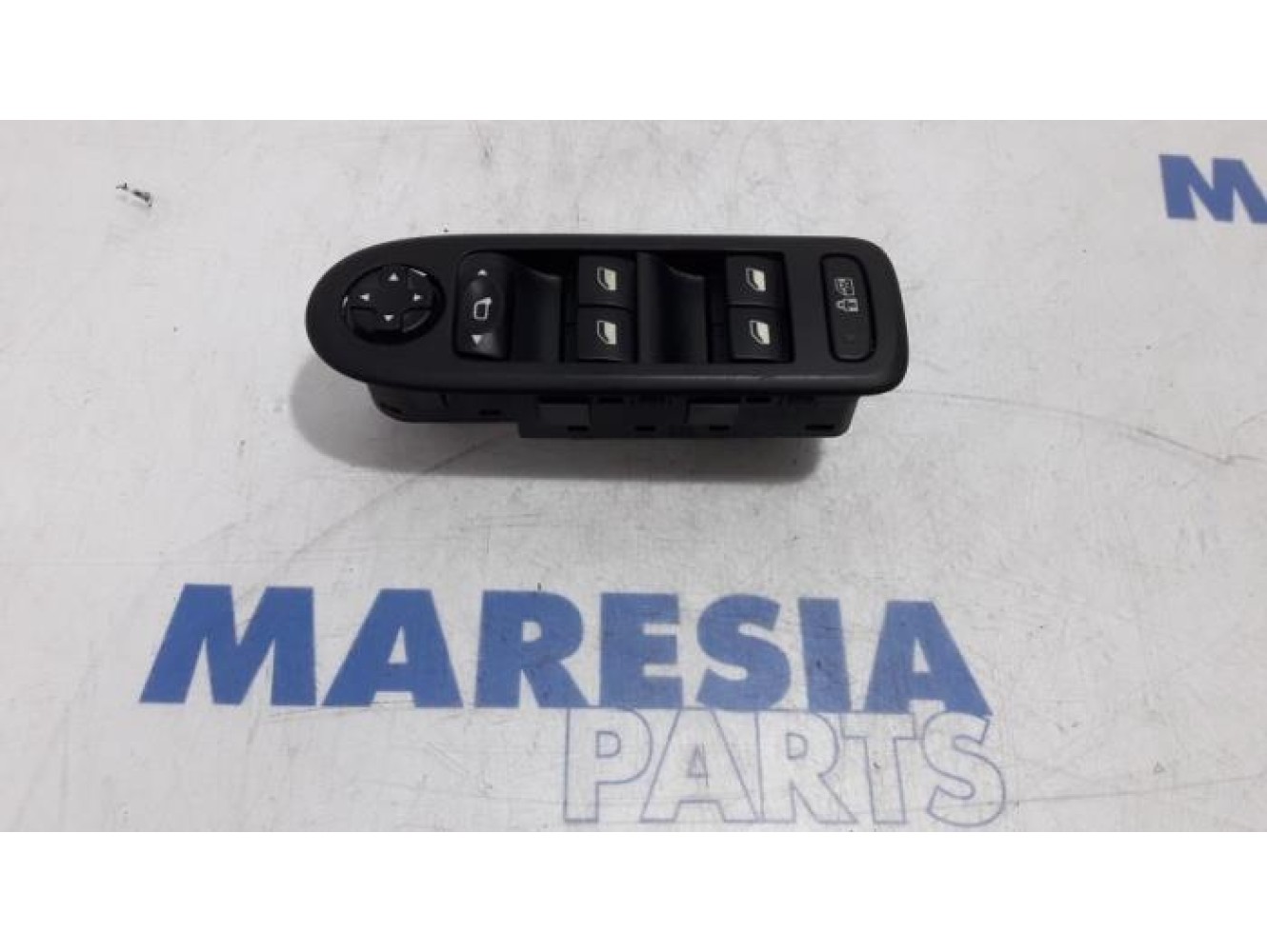 Peugeot - 308 - Multi-functional window switch