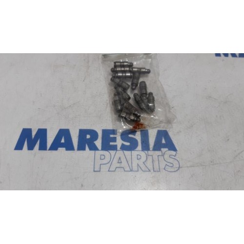 Renault - Trafic - Tappet