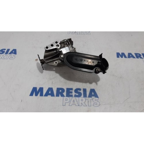 Renault - Trafic - Oil pump