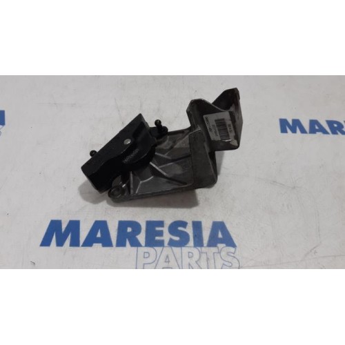 Peugeot - 308 - Gearbox mount