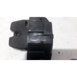 Peugeot - 207 - Tailgate lock mechanism