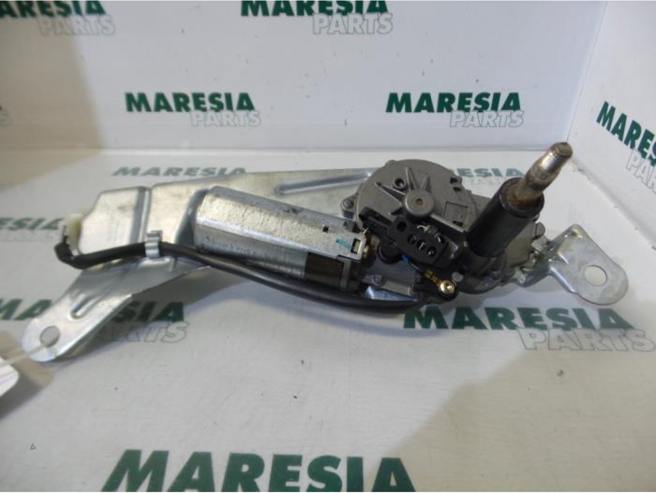 Renault - Laguna - Ruitenwissermotor achter