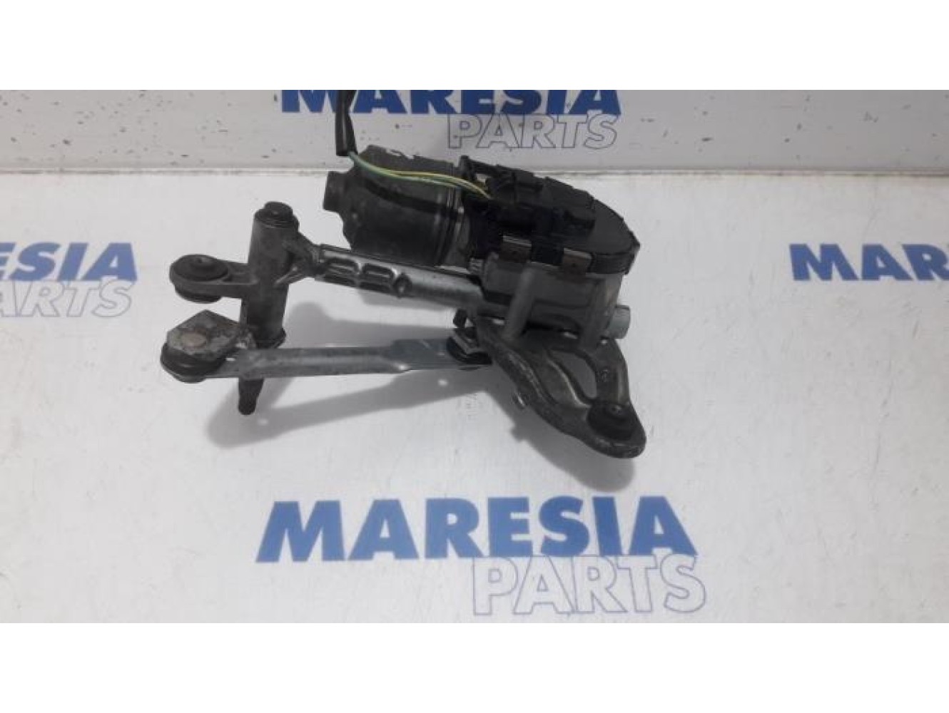 Peugeot - 5008 - Front wiper motor