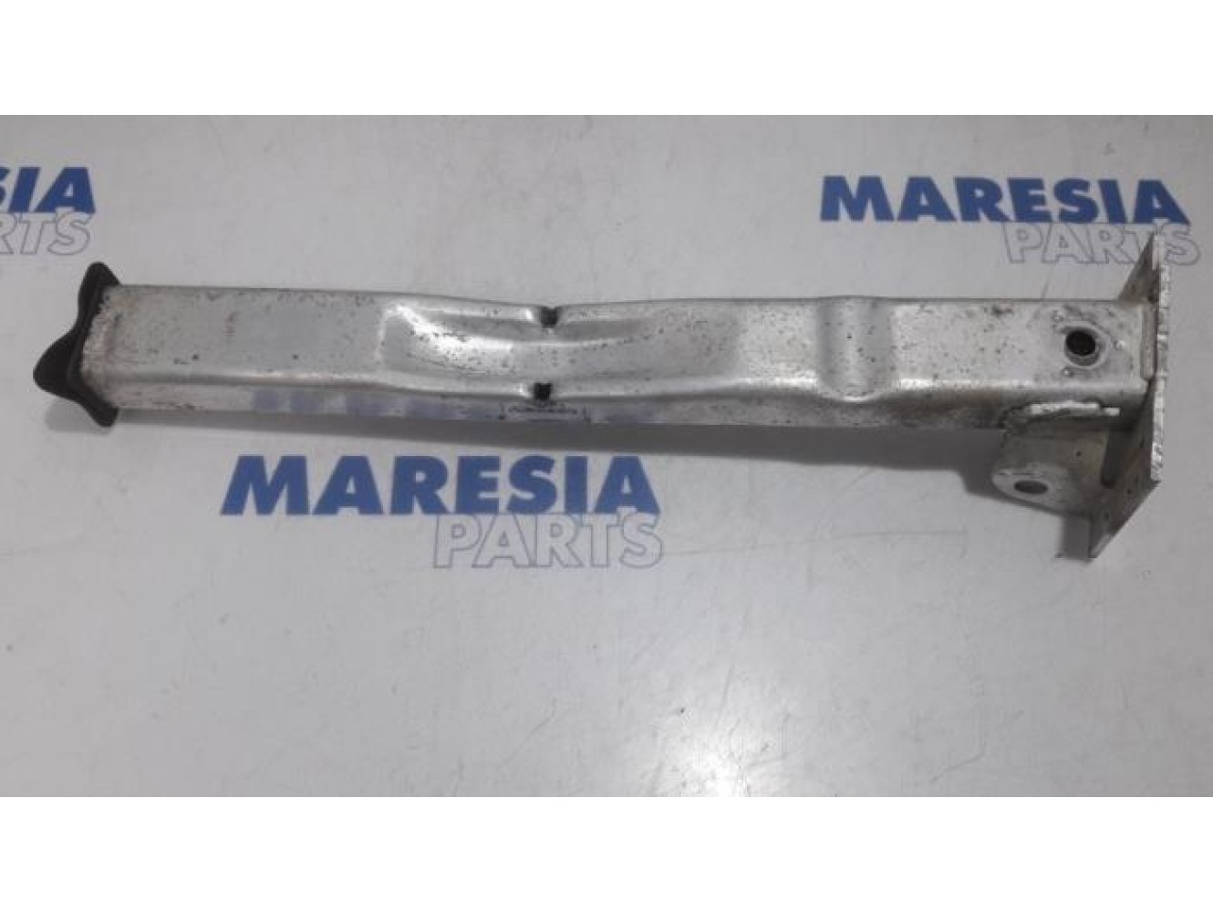 Peugeot - 5008 - Subframe