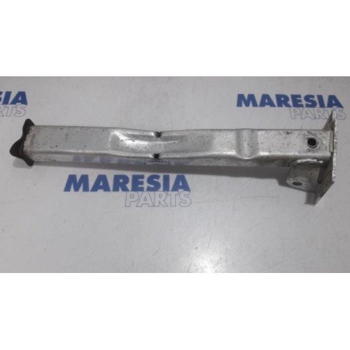 Peugeot - 5008 - Subframe