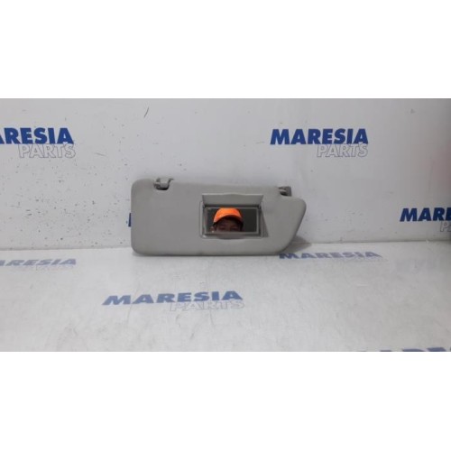 Peugeot - 5008 - Sun visor