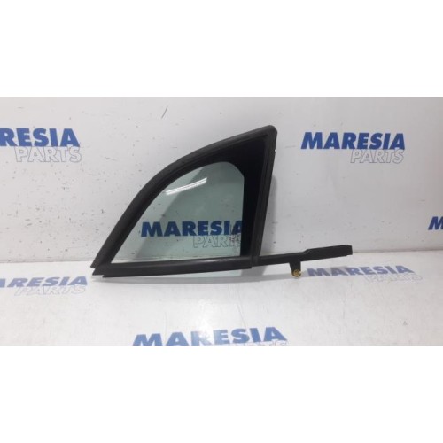 Citroen - DS3 - Quarter light, front right