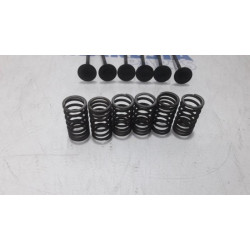 Renault - Clio - Cylinder head