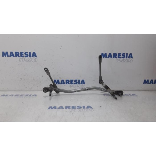 Citroen - DS3 - Wiper mechanism