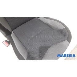 Peugeot - 308 - Sitz links