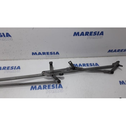 Peugeot - 308 - Wiper mechanism