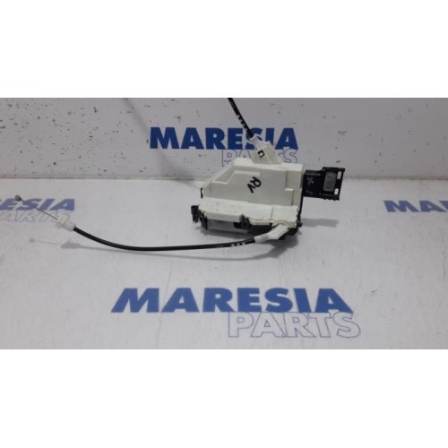 Peugeot - 308 - Front door lock mechanism 4-door, right