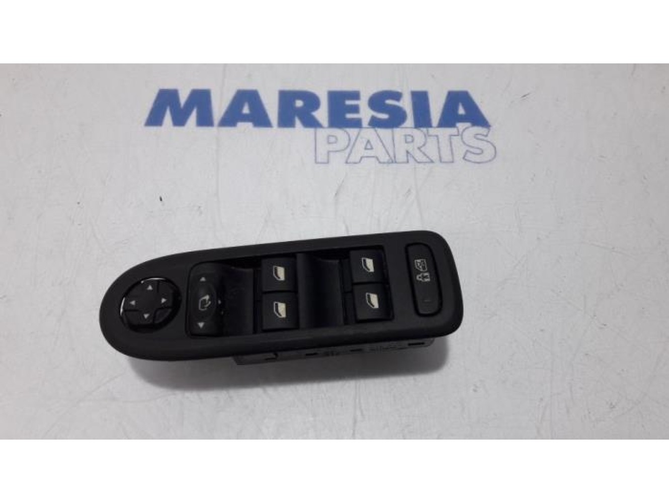 Peugeot - 308 - Multi-functional window switch