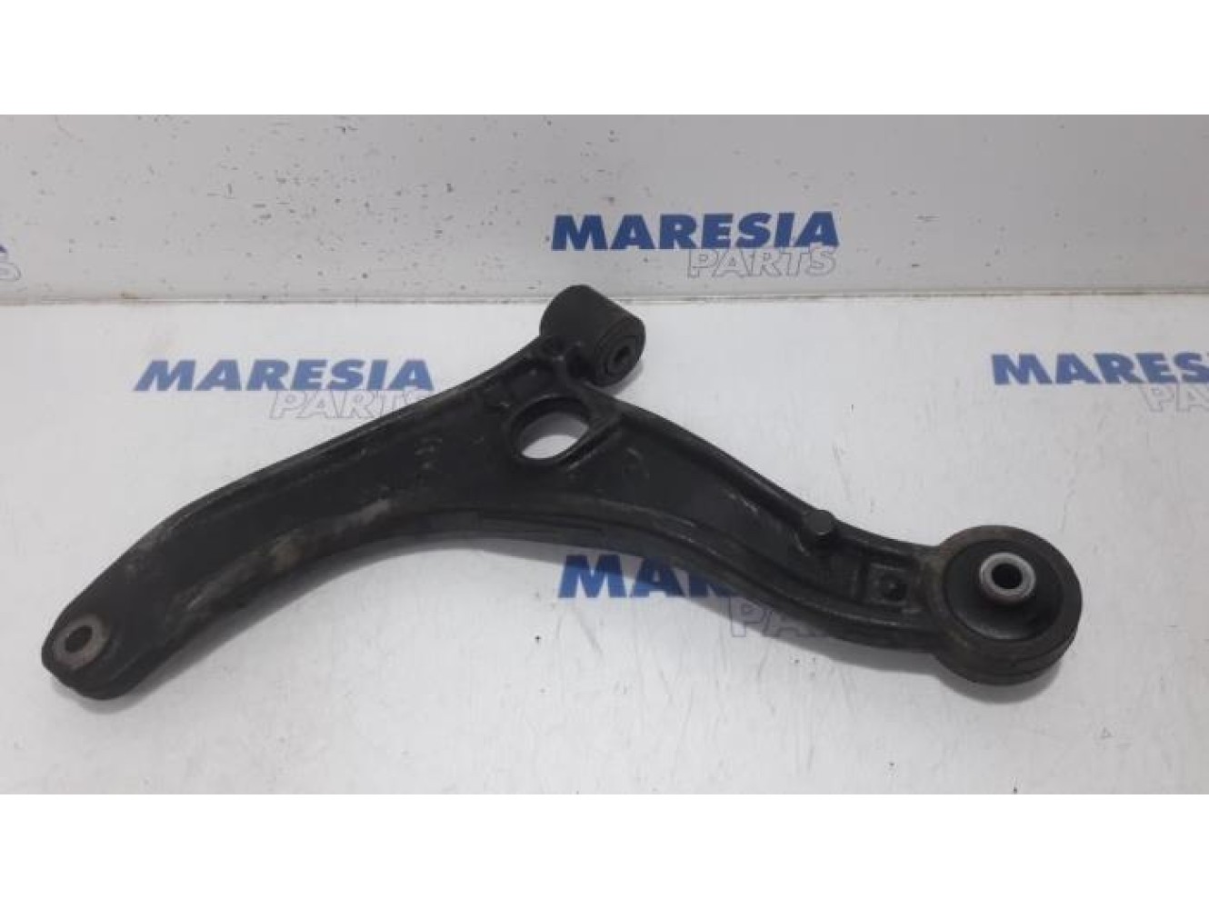 Renault - Master - Front lower wishbone, right