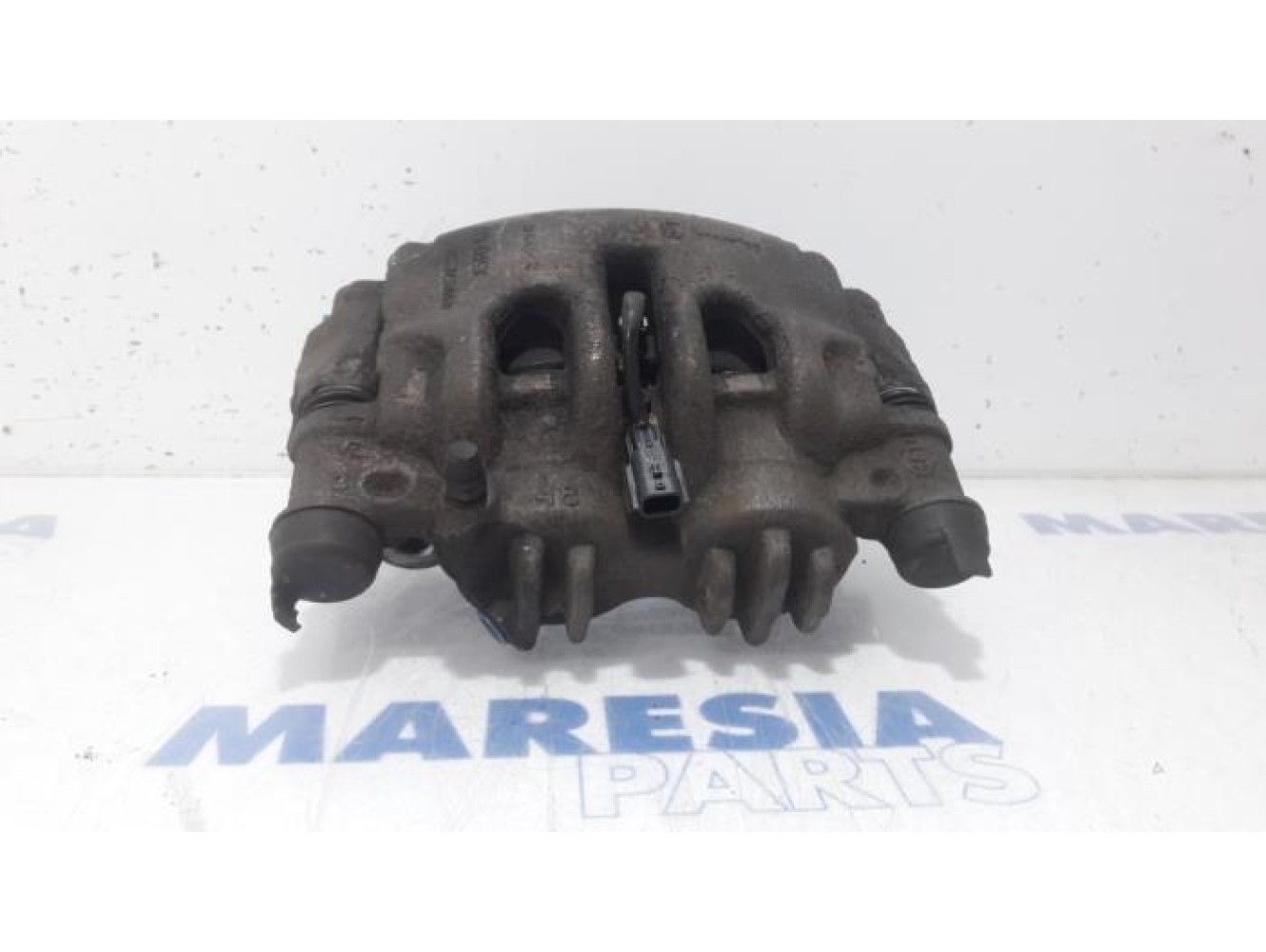 Renault - Master - Front brake calliper, left