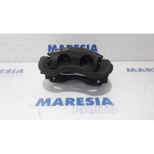 Renault - Master - Front brake calliper, right