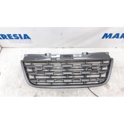Renault - Master - Grill