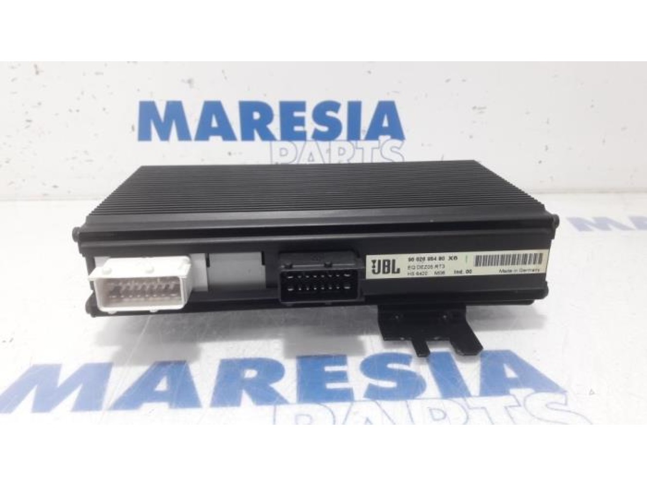 Citroen - C6 - Radio amplifier