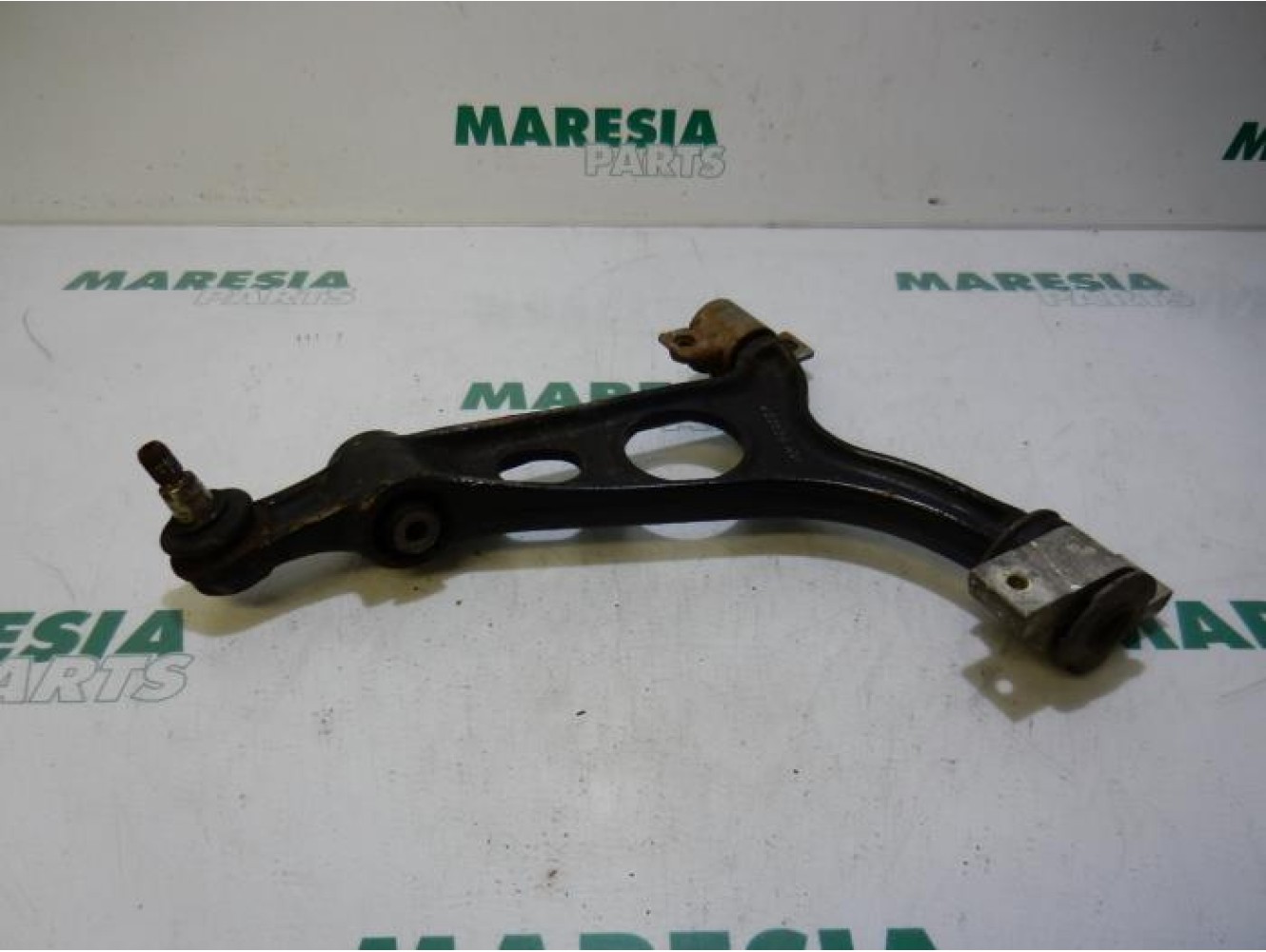 Alfa Romeo - 156 - Querlenker unten rechts vorne