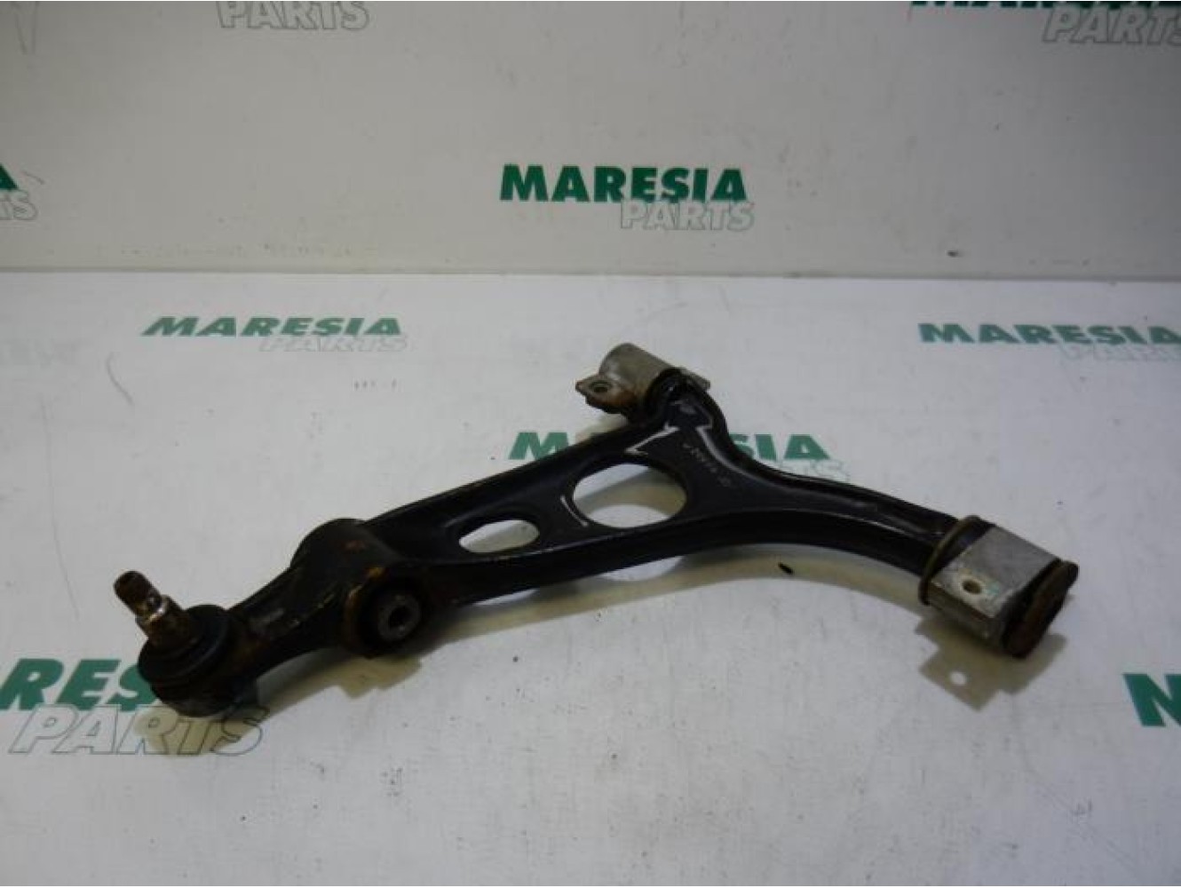 Alfa Romeo - 156 - Querlenker unten rechts vorne