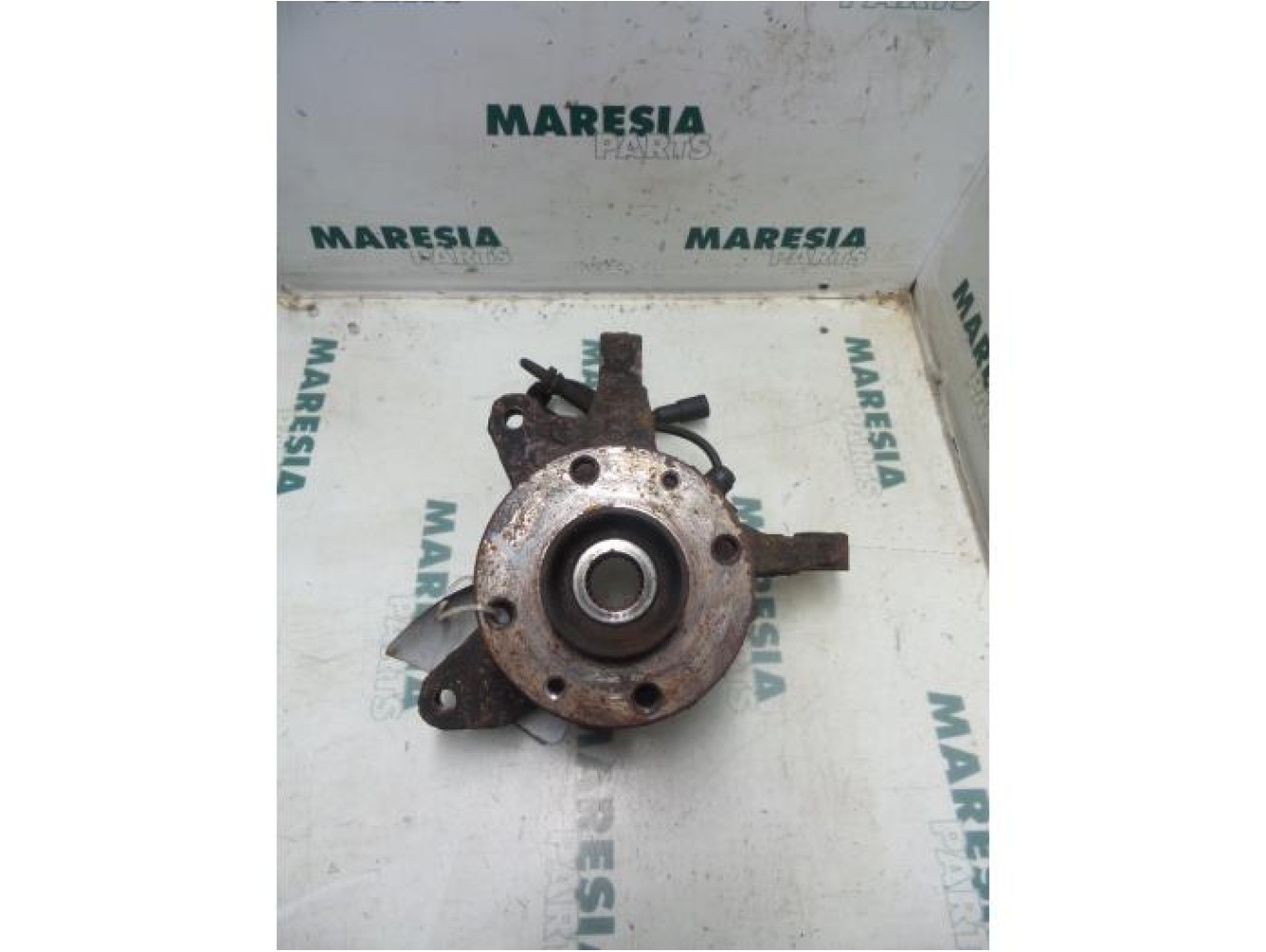Renault - Megane - Achsschenkel links vorne