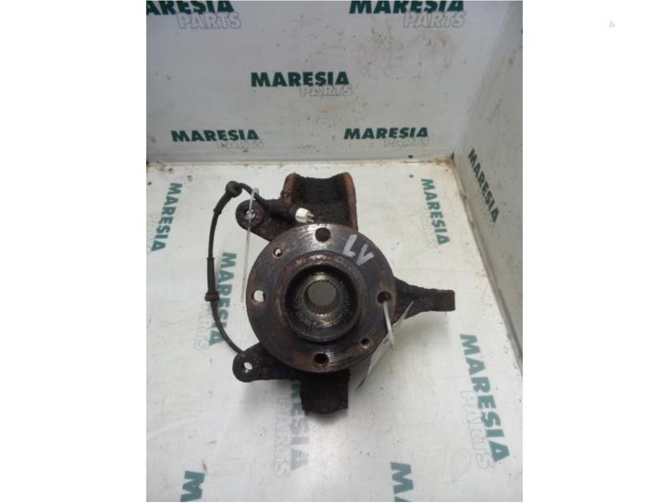Renault - Megane - Fusee links-voor