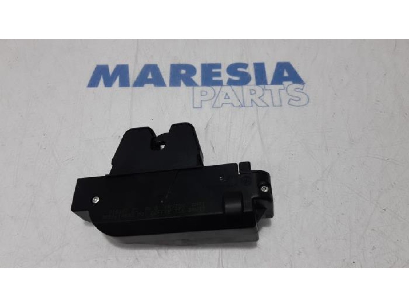 Peugeot - 307 - Tailgate lock mechanism