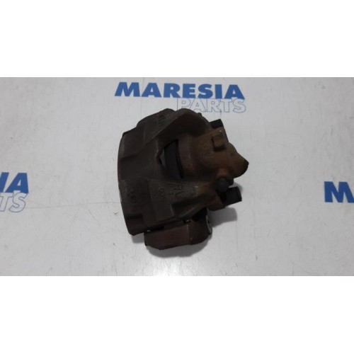 Renault - Megane - Front brake calliper, left