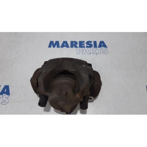 Renault - Megane - Front brake calliper, right